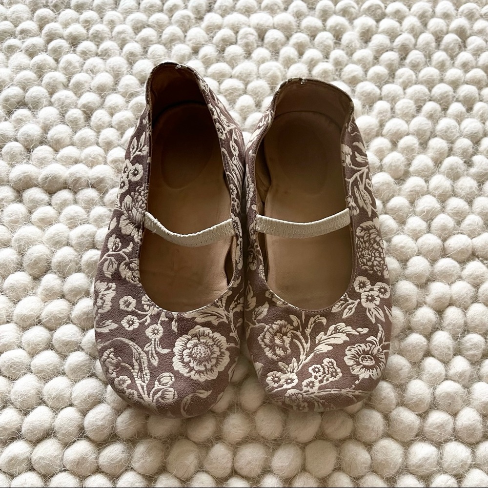 Pèpè shoes from Italy.